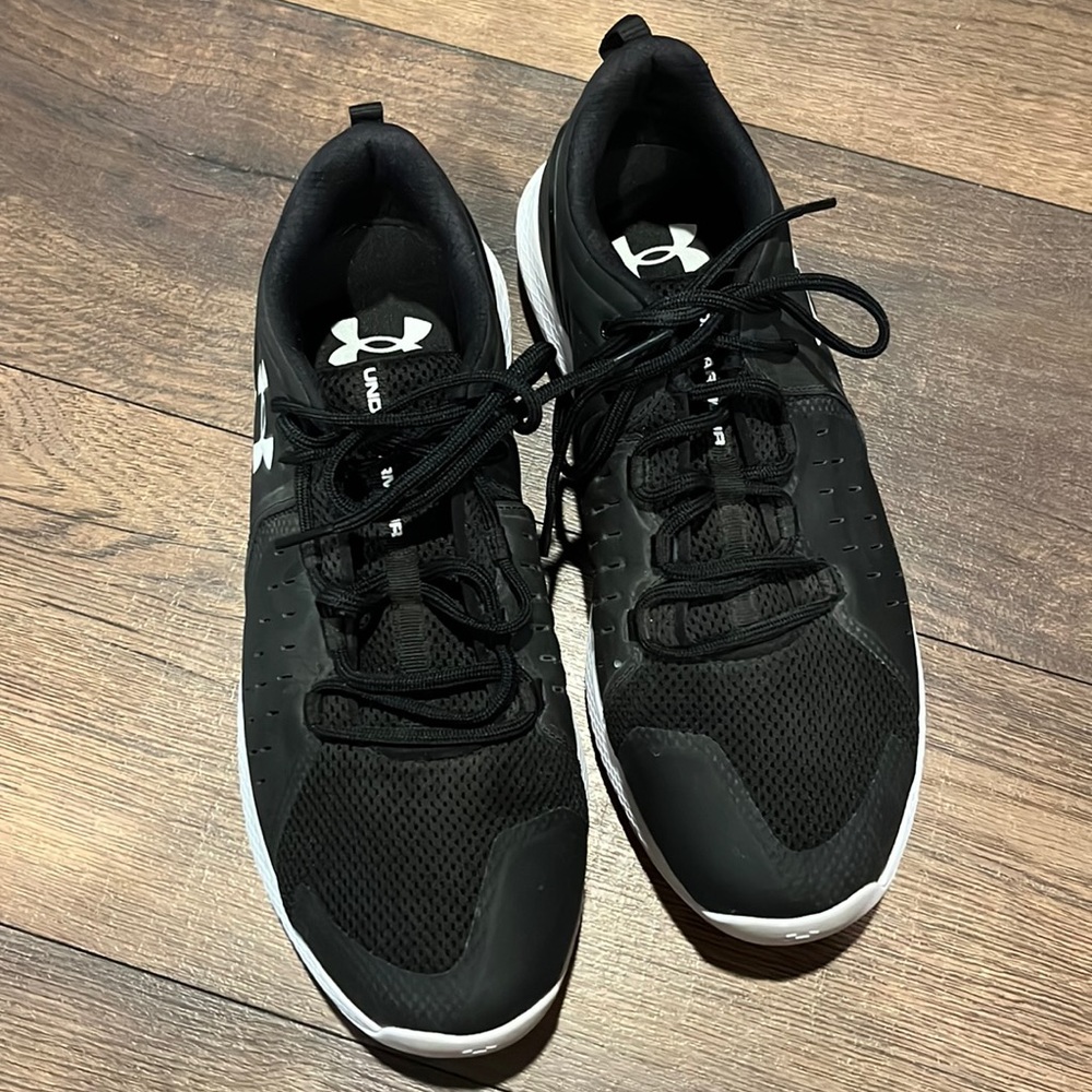 Men’s tennis shoes under armor 11.5